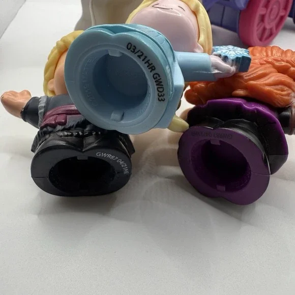 Fisher Price Little People Disney FROZEN Anna Elsa Kristoff & Sven Wagon Playset - Picture 3 of 16